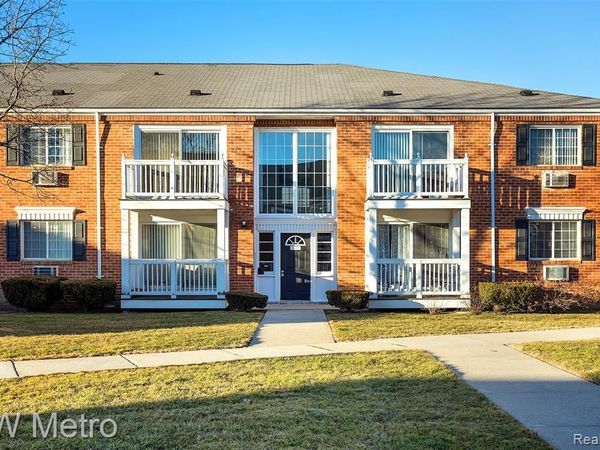 2425 Torquay Avenue, Unit 204, Royal Oak, Mi 48073