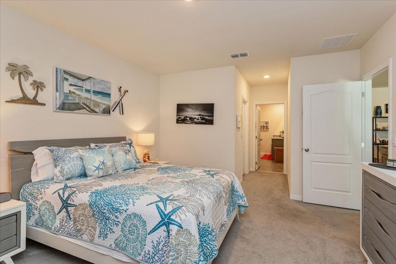 6358 Sanders Grove Circle, Okahumpka, FL 34762 Photo