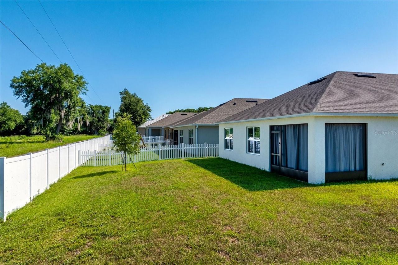 6358 Sanders Grove Circle, Okahumpka, FL 34762 Photo