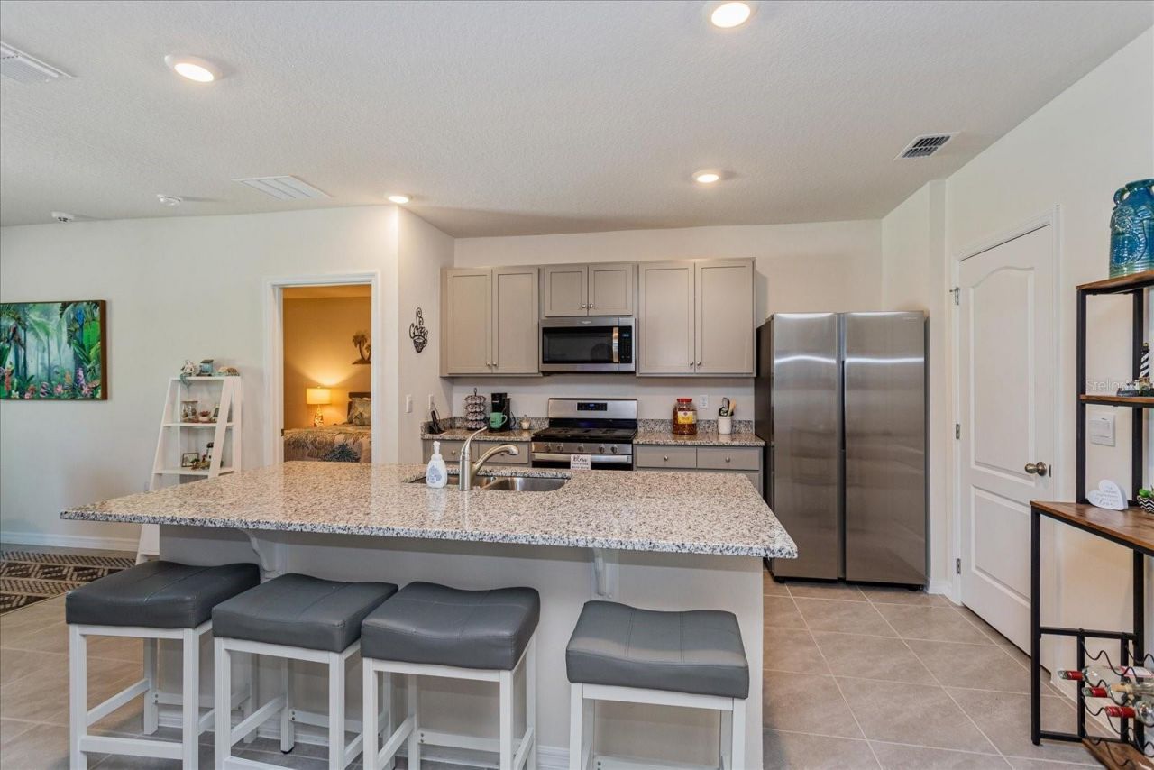 6358 Sanders Grove Circle, Okahumpka, FL 34762 Photo