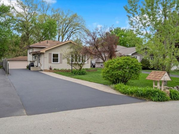 4020 N Adams Street , Westmont, IL 60559