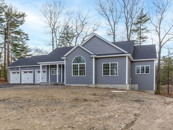 54 Haystack Circle, Pelham, NH 03076