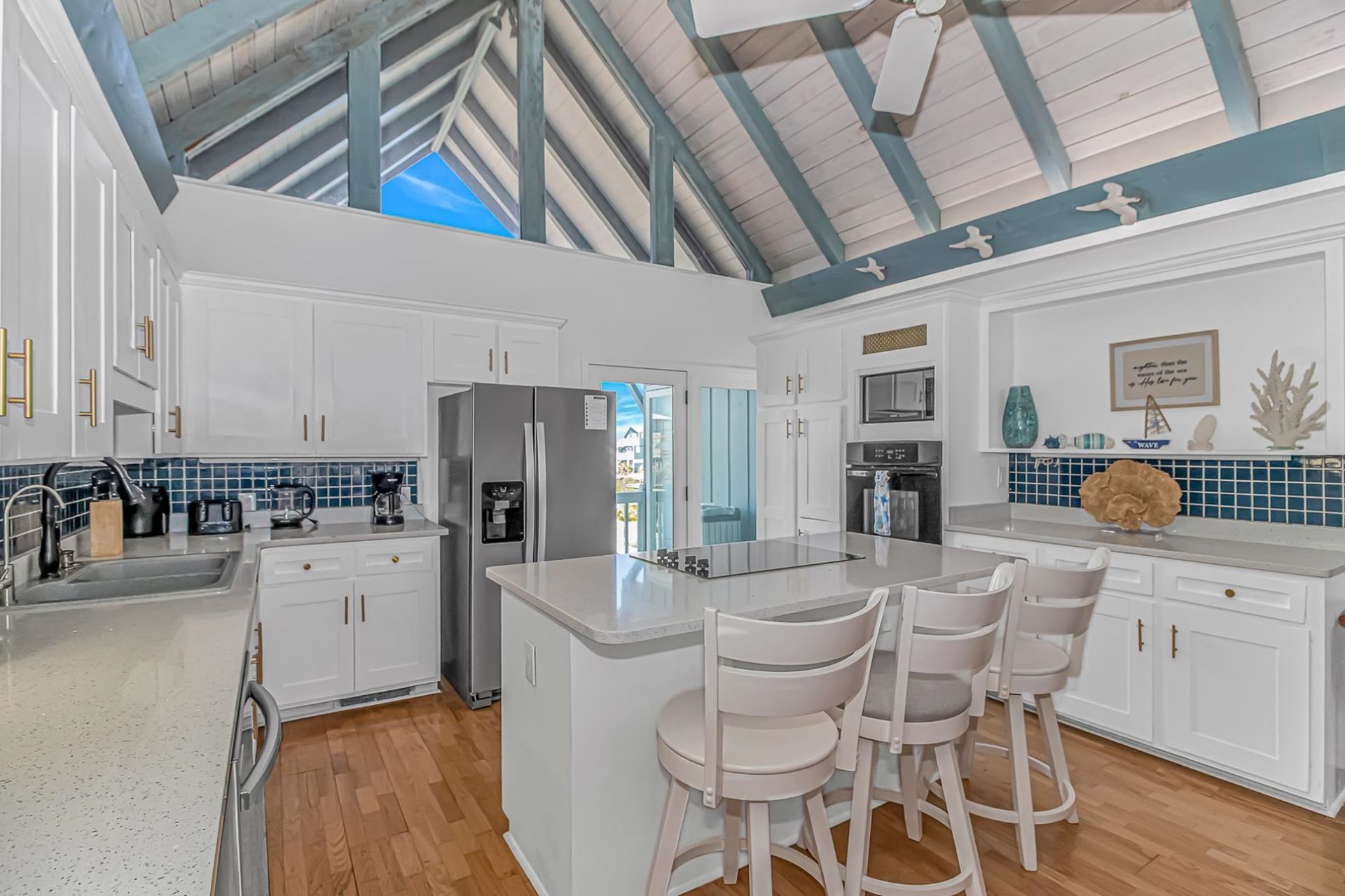 4801 Lake Dr.  Photo 12