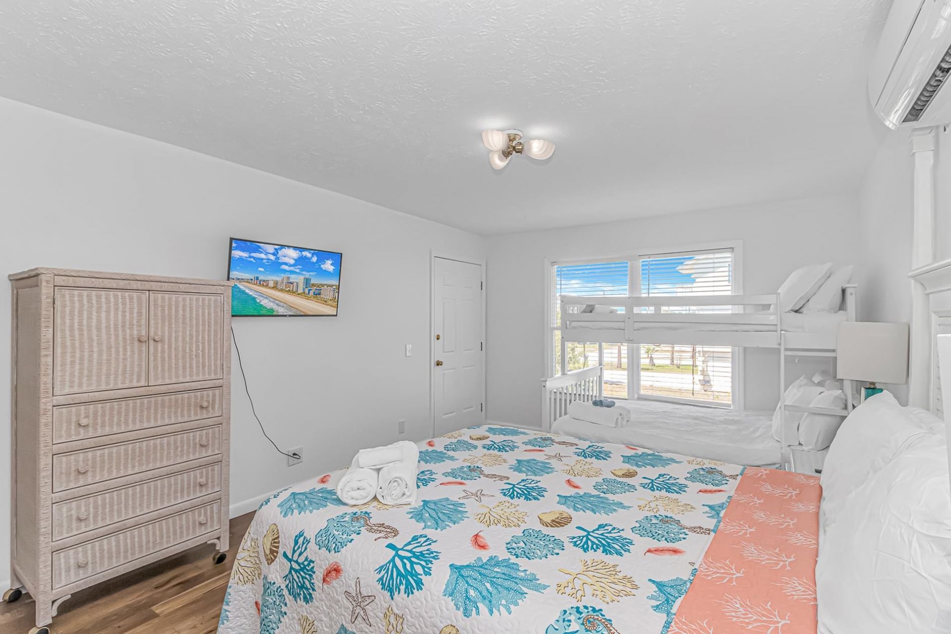 4801 Lake Dr.  Photo 26