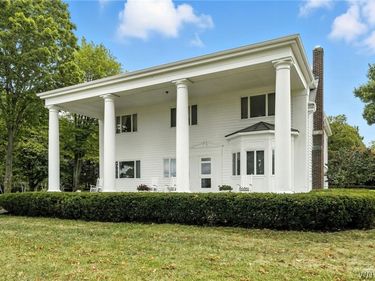 4261 Lake Shore Road, Hamburg, NY 14075