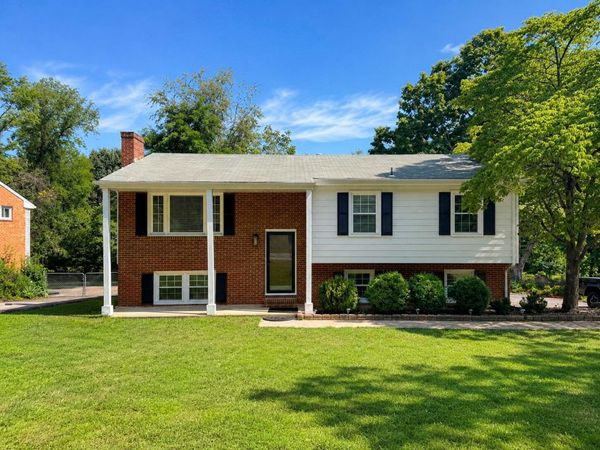 5335 Cave Spring LN, Roanoke, VA 24018