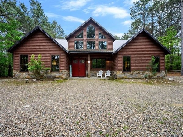 312 Sugar Pine Loop, Broken Bow, OK 74728