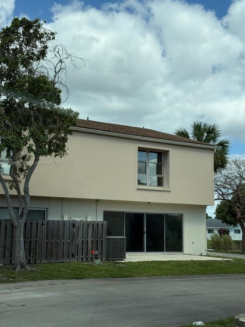8208 NW 9th Ct , Unit 1, Plantation, FL 33324 Photo