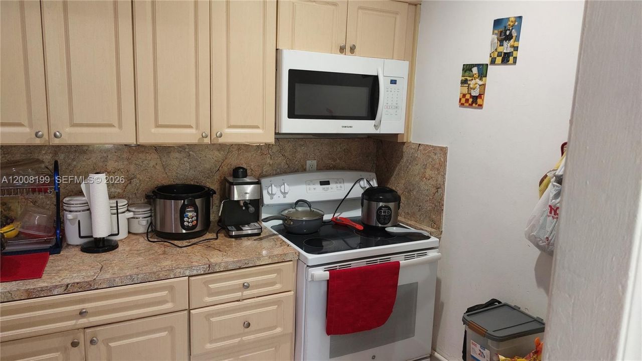 3087 SW 5th St , Miami, FL 33135 Photo