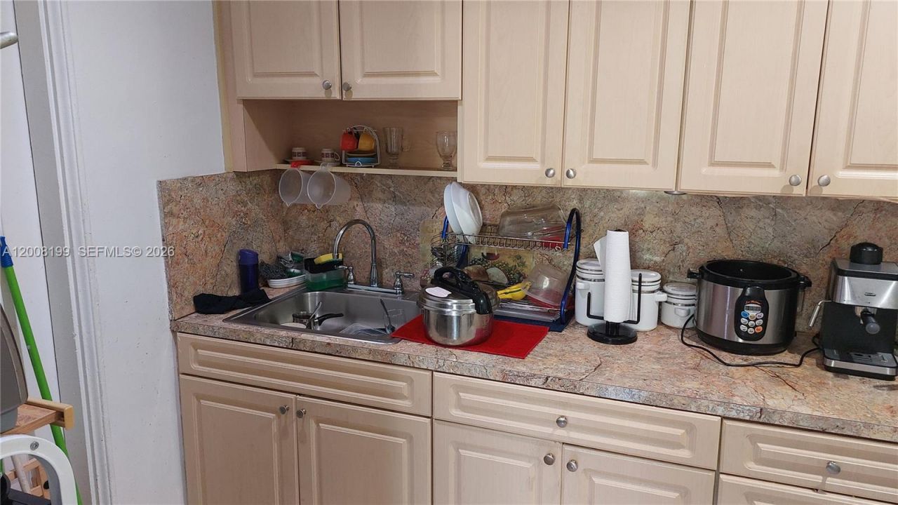 3087 SW 5th St , Miami, FL 33135 Photo