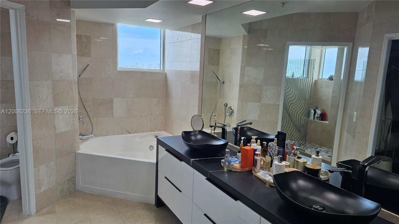 3370 Hidden Bay Dr, Unit 2415, Aventura, FL 33180 Photo