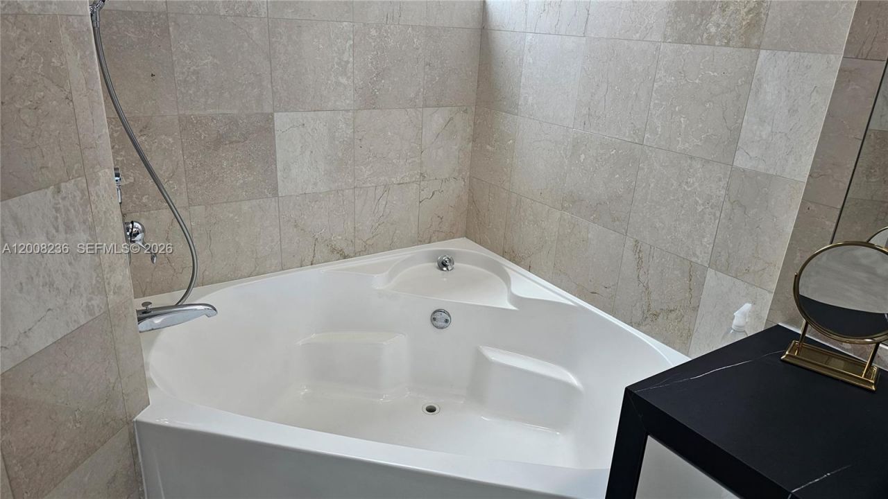 3370 Hidden Bay Dr, Unit 2415, Aventura, FL 33180 Photo