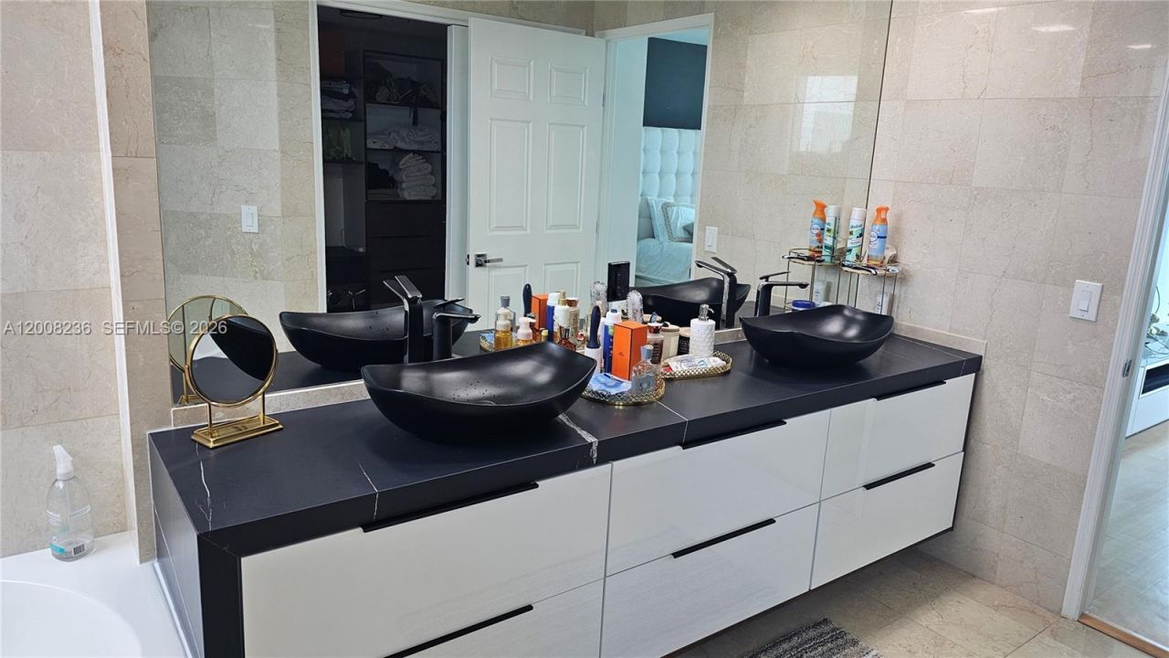 3370 Hidden Bay Dr, Unit 2415, Aventura, FL 33180 Photo