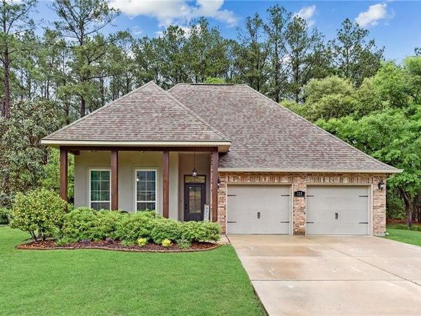 125 GRAND LAKE Drive , Covington, LA 70435
