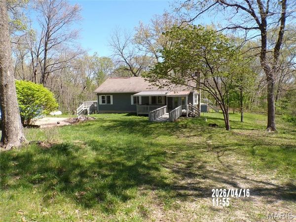 54 Central Hill Road, Eldon, MO 65026