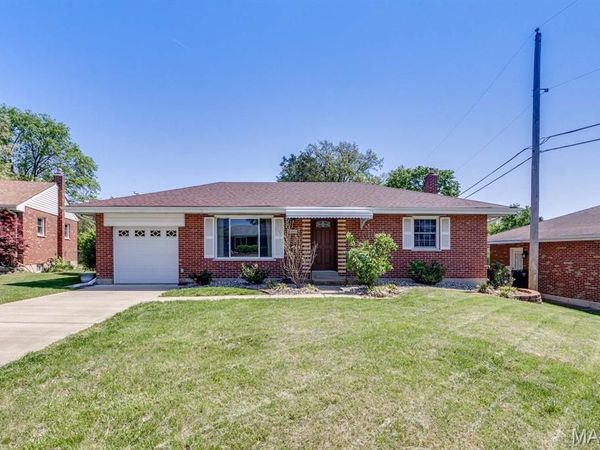 10102 Maryvale Lane, St Louis, MO 63123