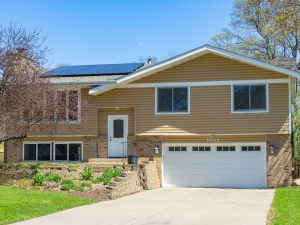 1661 Hilo Avenue N, Oakdale, MN 55128