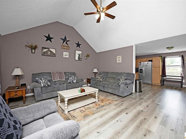 5918 Stovall Road , Cave City, KY 42127