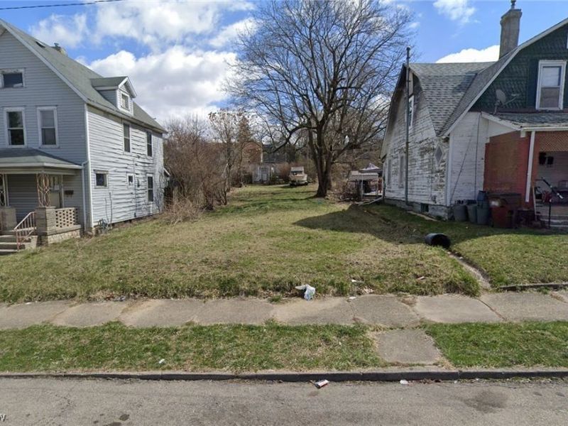 126 N Greenmount Avenue, Springfield, OH 45503 Photo 2