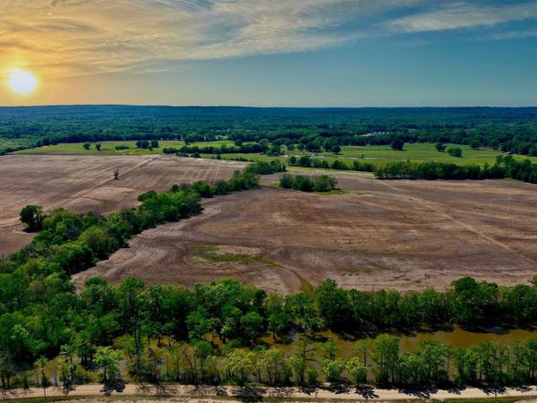 000 Low water bridge Road , Bradford, AR 72020