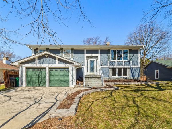 251 Hawthorne Drive , Bloomingdale, IL 60108