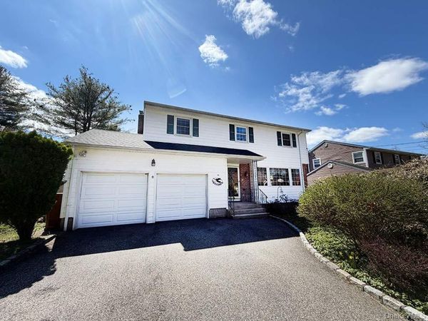 20 Harby Drive, Huntington, NY 11743