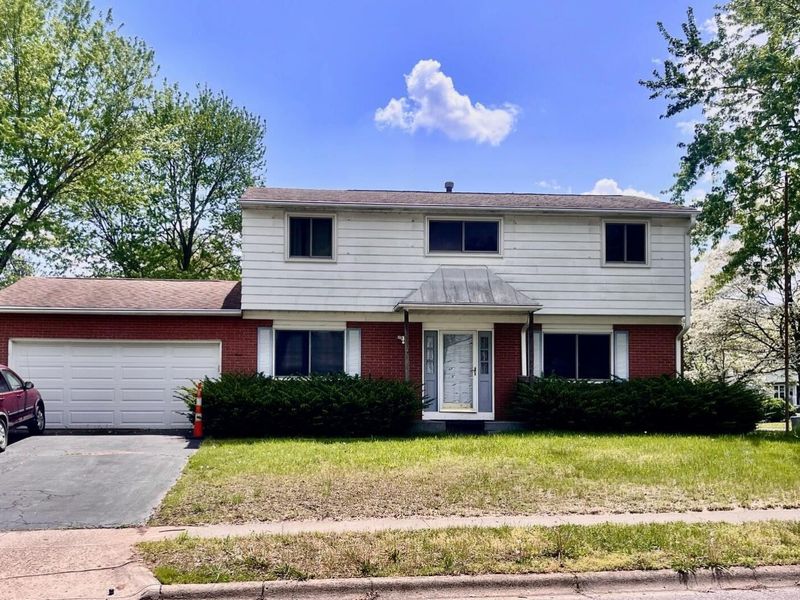 5203 Quincy Drive, Columbus, OH 43232 Photo 1