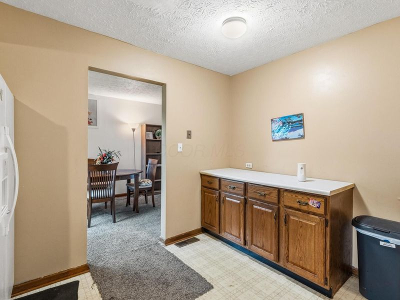 5203 Quincy Drive, Columbus, OH 43232 Photo 11
