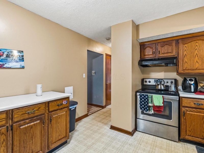 5203 Quincy Drive, Columbus, OH 43232 Photo 12