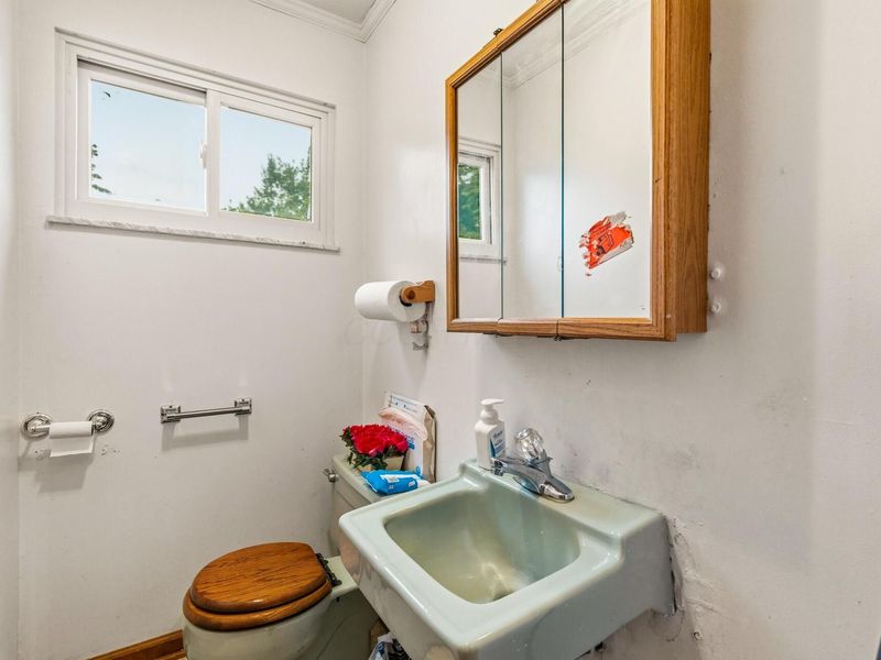 5203 Quincy Drive, Columbus, OH 43232 Photo 14