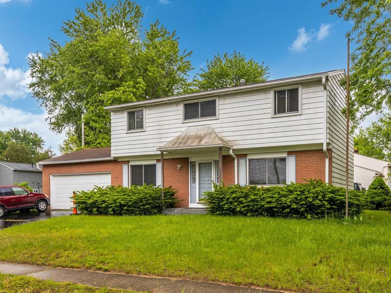 5203 Quincy Drive, Columbus, OH 43232 Photo 2