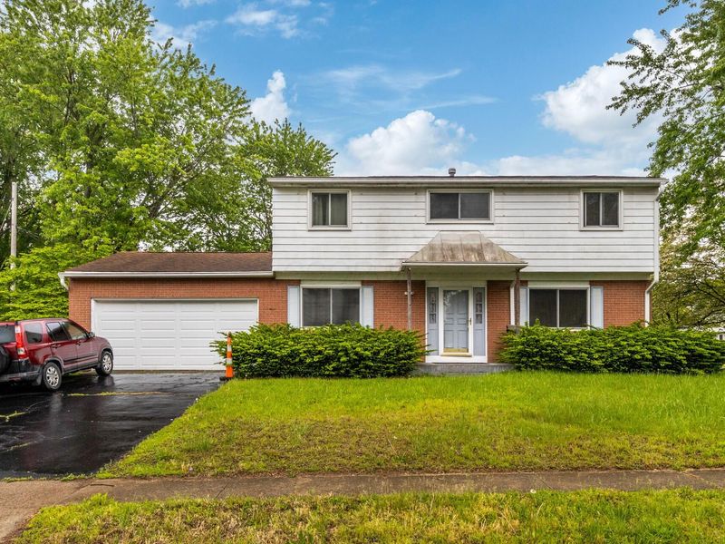 5203 Quincy Drive, Columbus, OH 43232 Photo 6