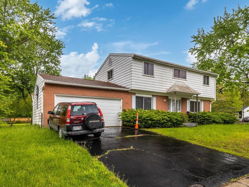 5203 Quincy Drive, Columbus, OH 43232 Photo 7