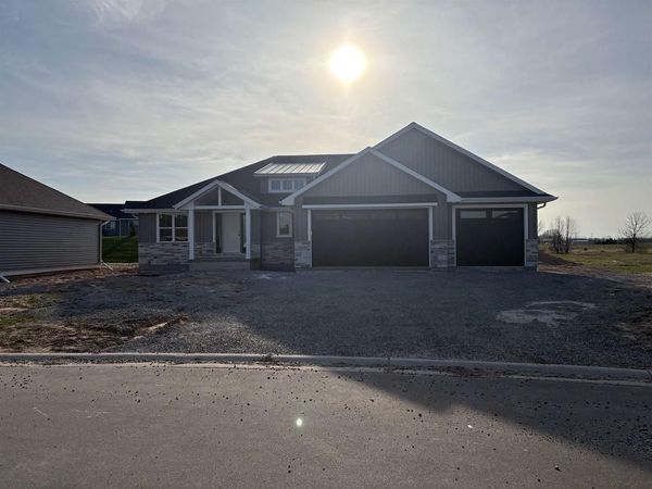 1445 DIVINITY DRIVE, De Pere, WI 54115