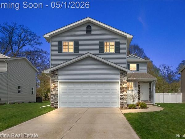 310 Fountain Park Drive, Waterford Twp, MI 48327