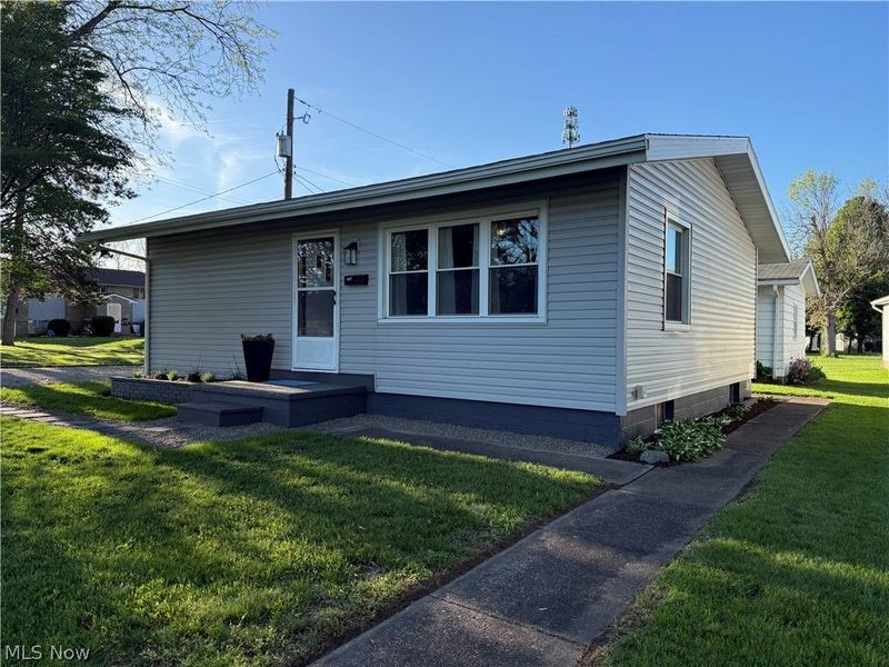 1127 Schell Avenue NW, New Philadelphia, OH 44663 Photo 1