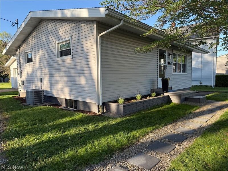 1127 Schell Avenue NW, New Philadelphia, OH 44663 Photo 2