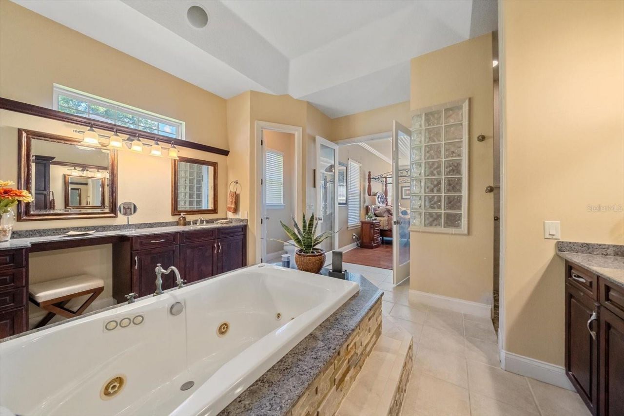 1615 Heritage Drive, Valrico, FL 33594 Photo