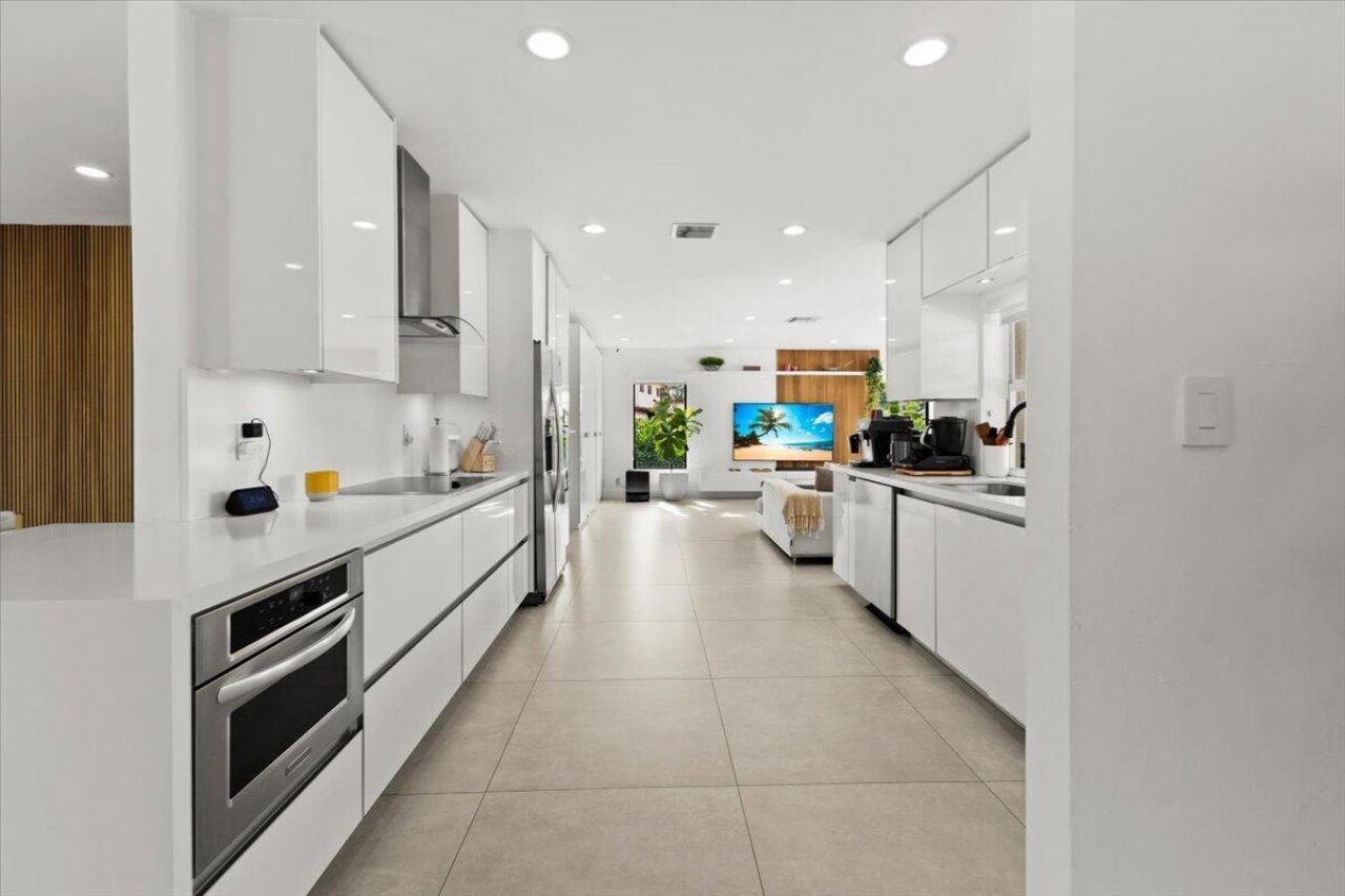 1049 W Palmetto Park Road, Boca Raton, FL 33486 Photo