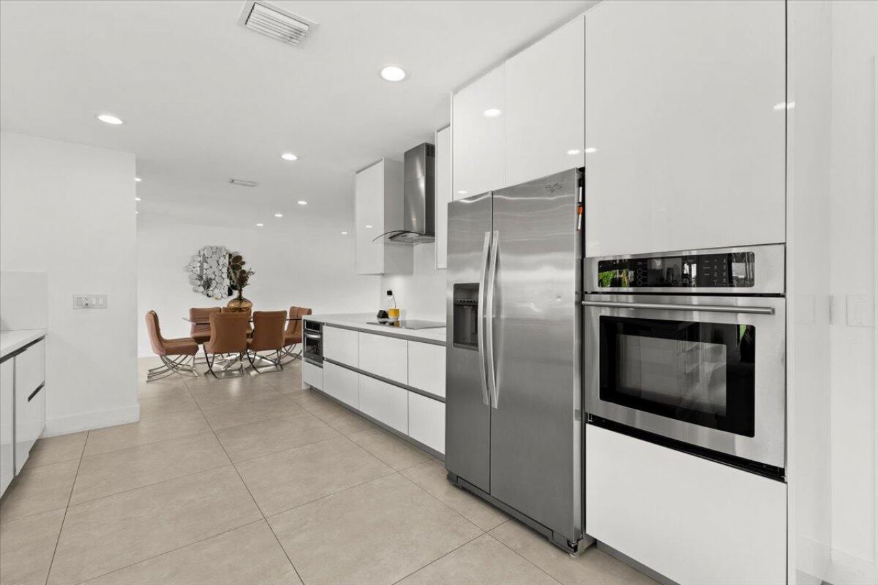 1049 W Palmetto Park Road, Boca Raton, FL 33486 Photo