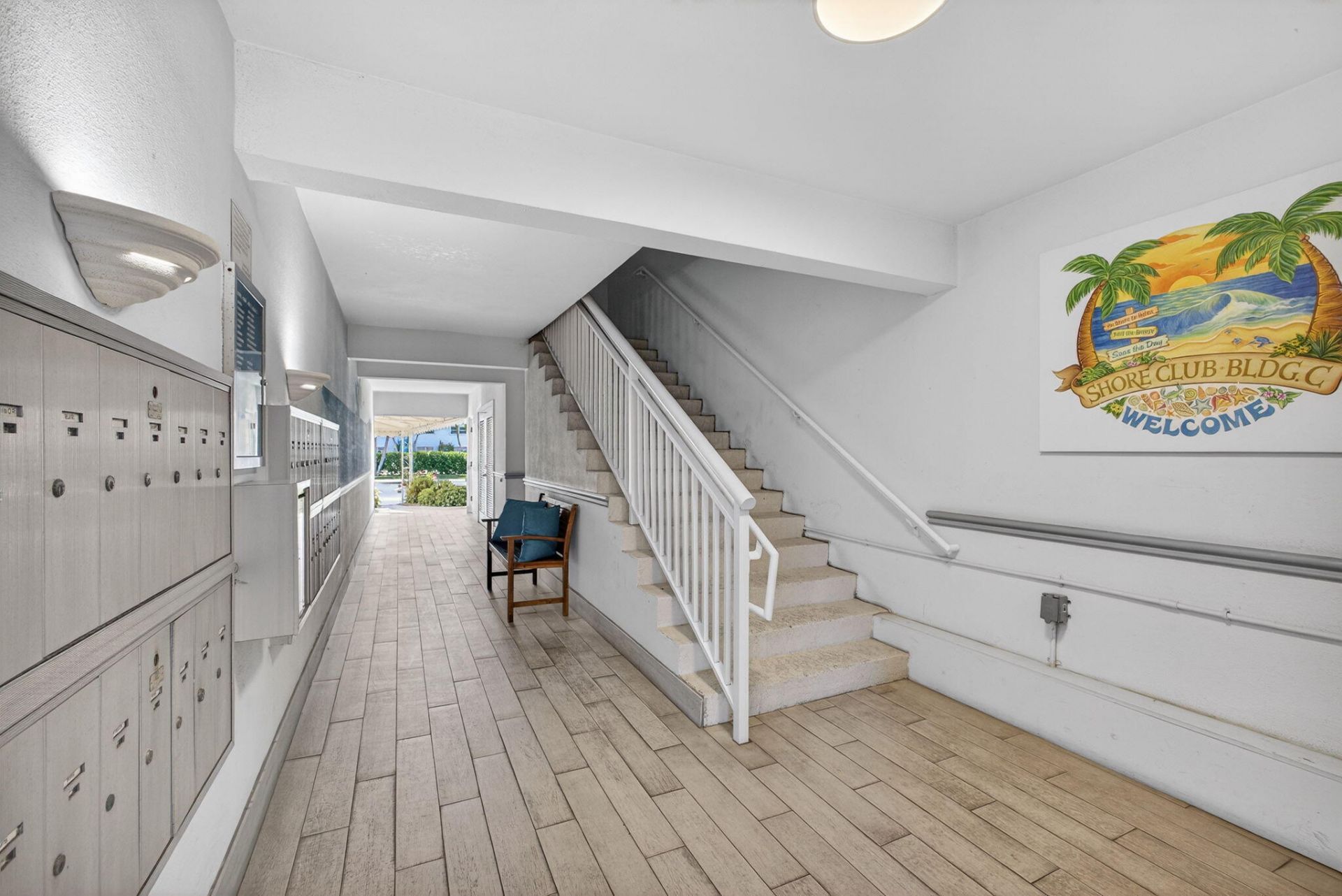 111 Shore Court, Unit 205, North Palm Beach, FL 33408 Photo