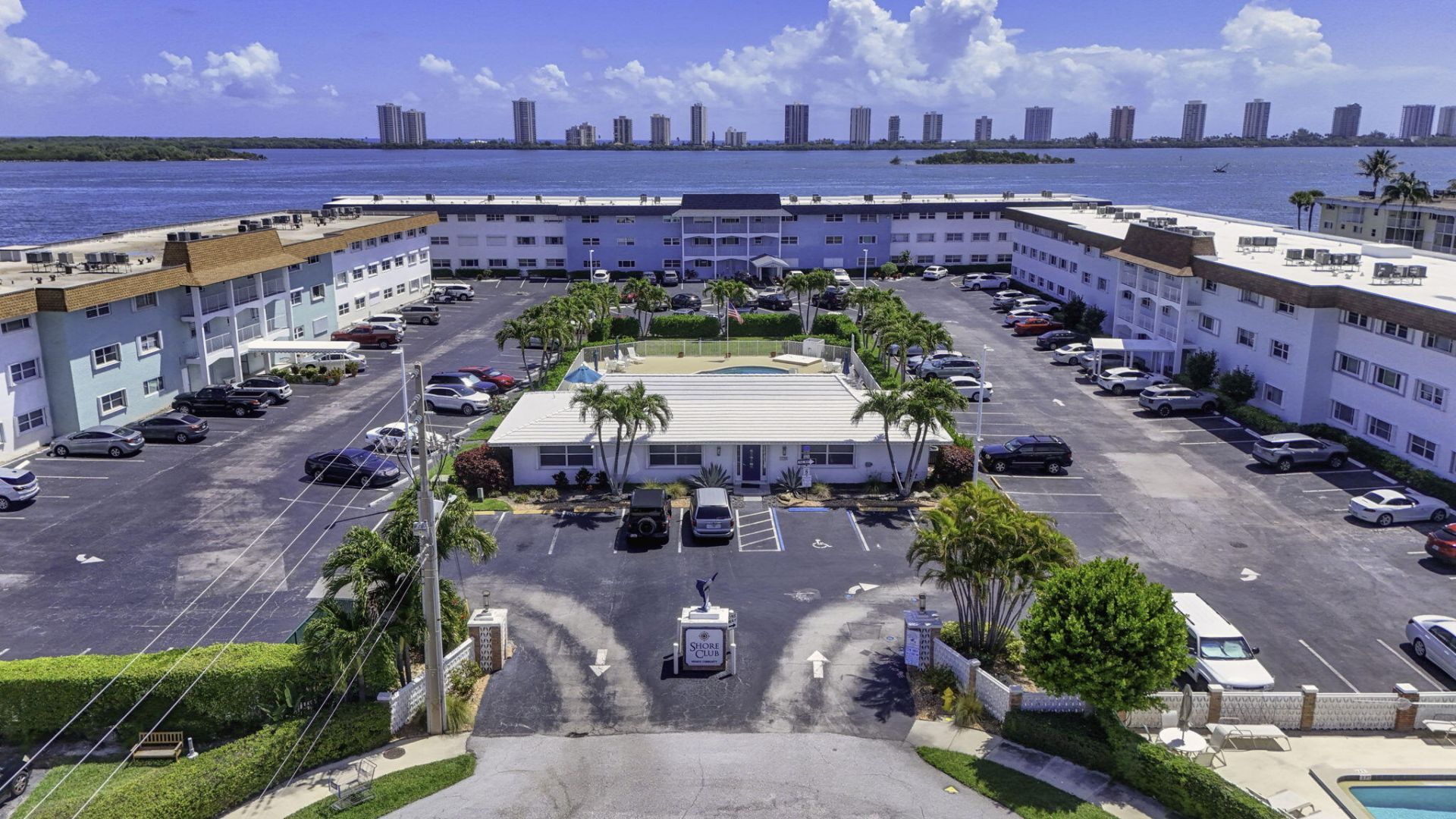 111 Shore Court, Unit 205, North Palm Beach, FL 33408 Photo