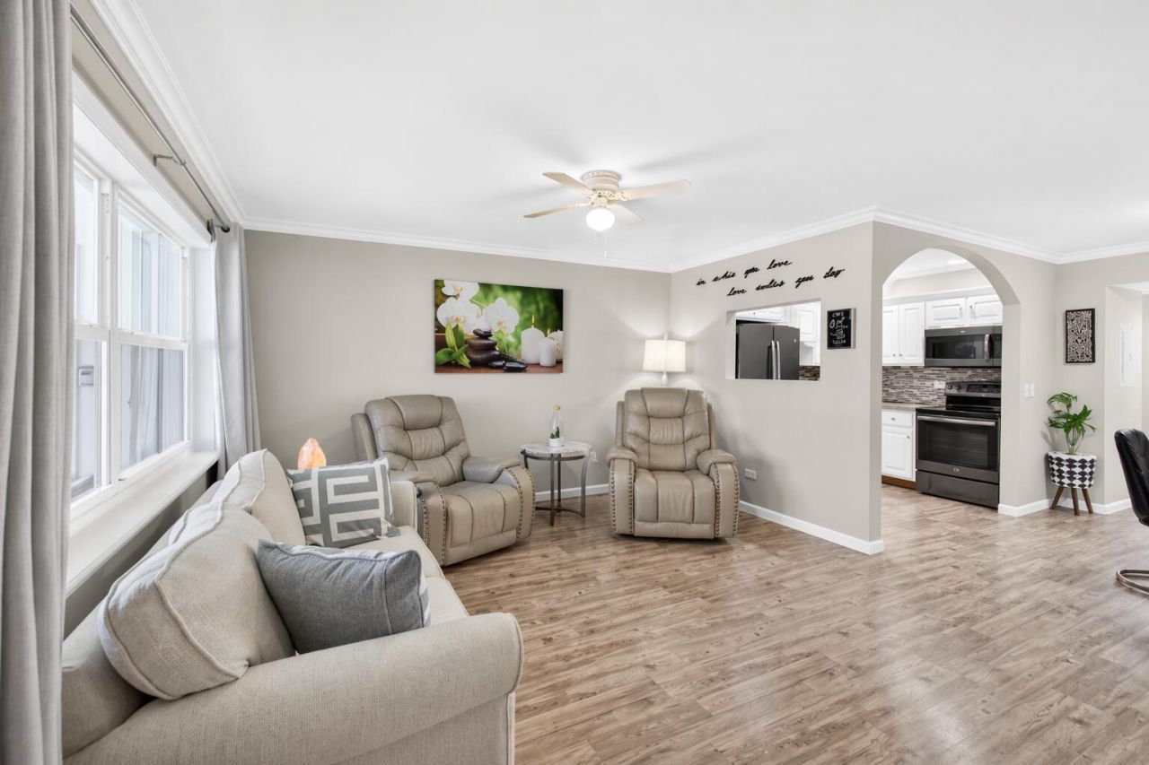 111 Shore Court, Unit 205, North Palm Beach, FL 33408 Photo