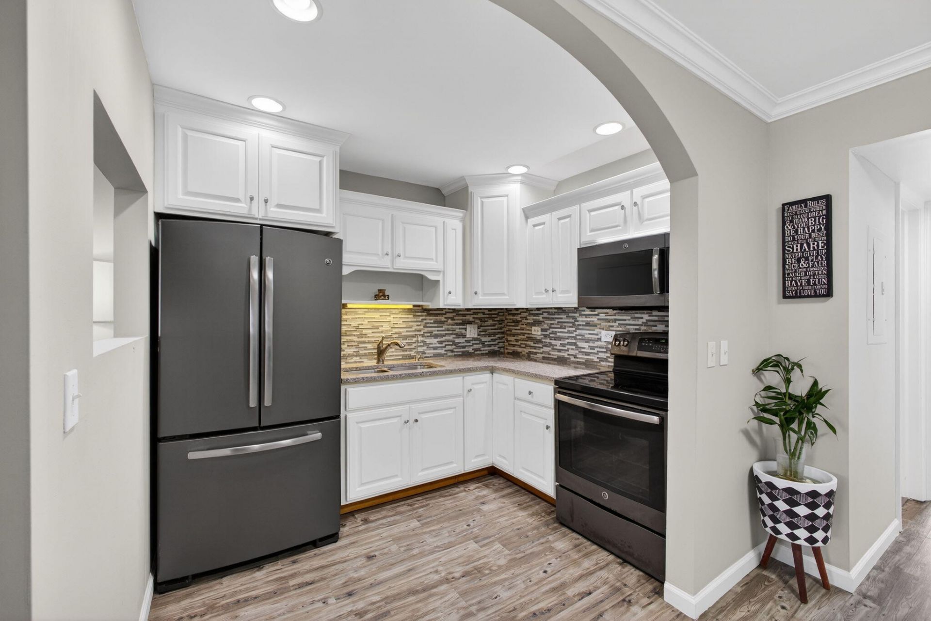 111 Shore Court, Unit 205, North Palm Beach, FL 33408 Photo