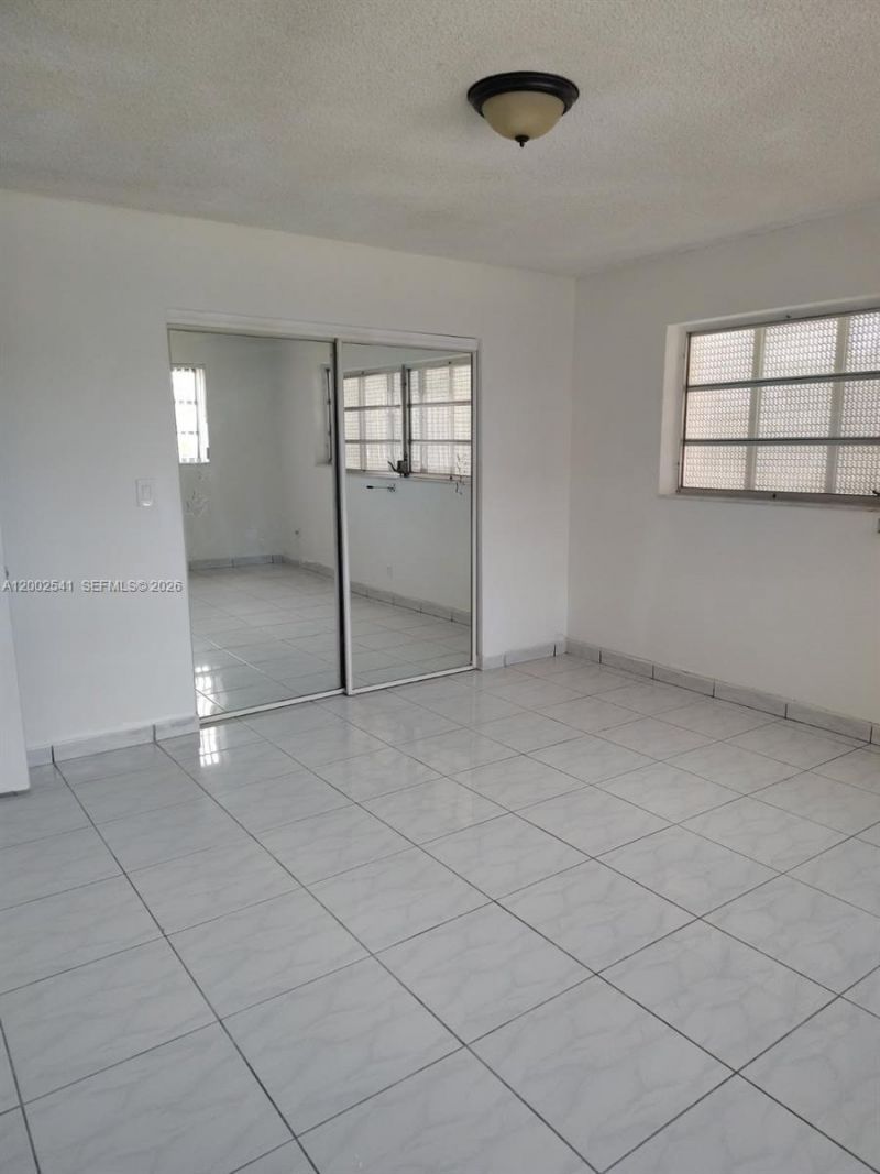 200 NE 12th Ave, Unit 1C, Hallandale Beach, FL 33009 Photo