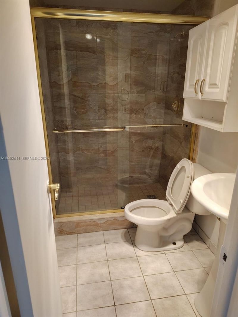 200 NE 12th Ave, Unit 1C, Hallandale Beach, FL 33009 Photo