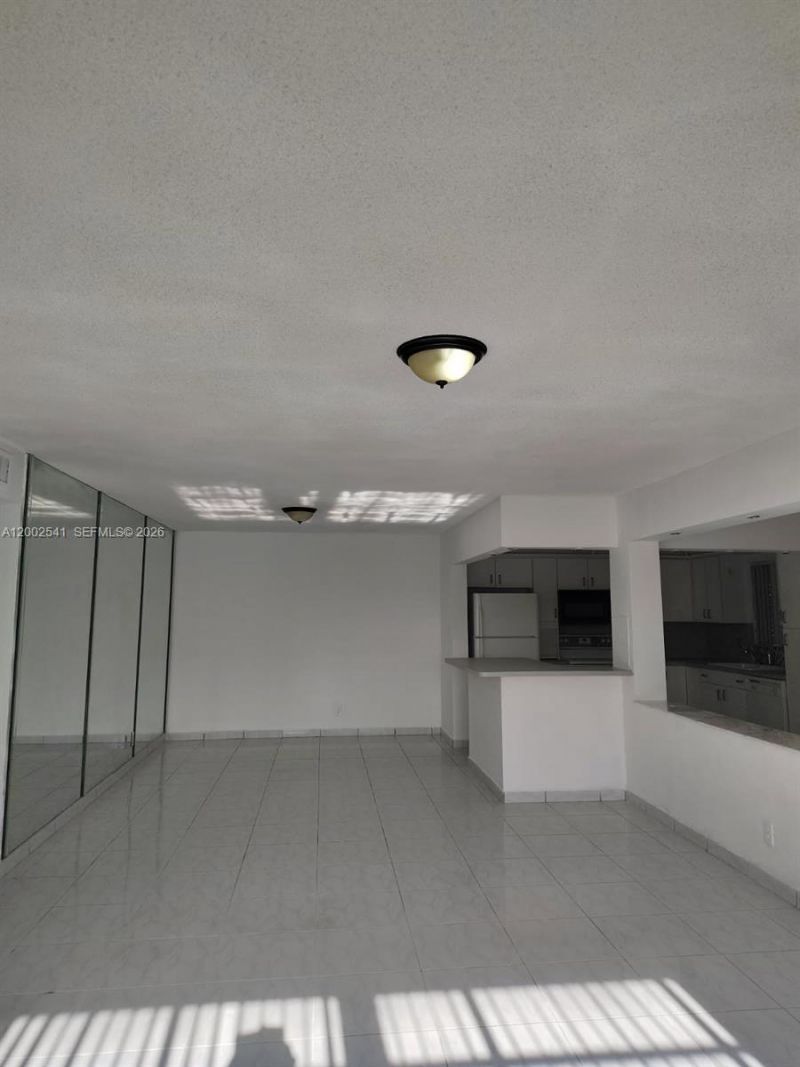 200 NE 12th Ave, Unit 1C, Hallandale Beach, FL 33009 Photo