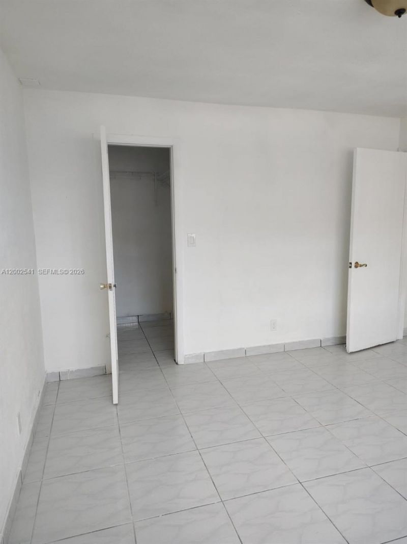200 NE 12th Ave, Unit 1C, Hallandale Beach, FL 33009 Photo