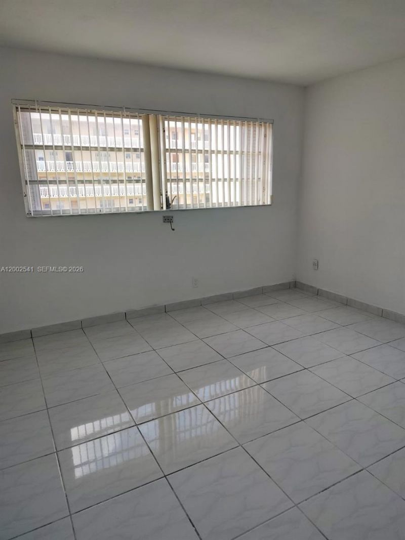 200 NE 12th Ave, Unit 1C, Hallandale Beach, FL 33009 Photo