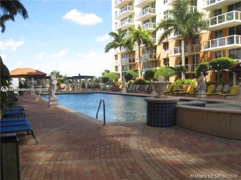 5091 NW 7th St, Unit 807, Miami, FL 33126 Photo